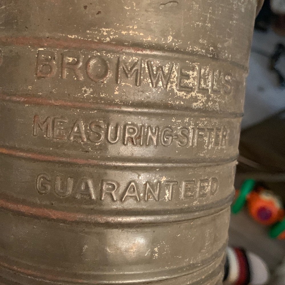 FARMCORE!!  BROMWELLS Antique Primitive Measuring Sifter